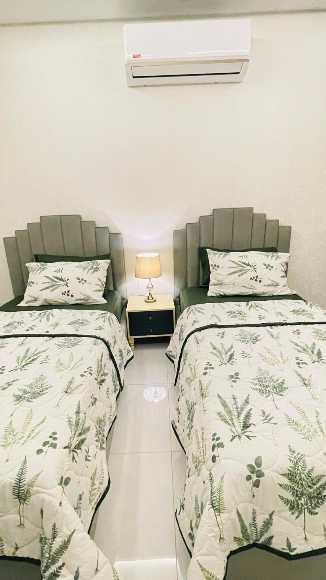 Flat In Central イスラマバード エクステリア 写真