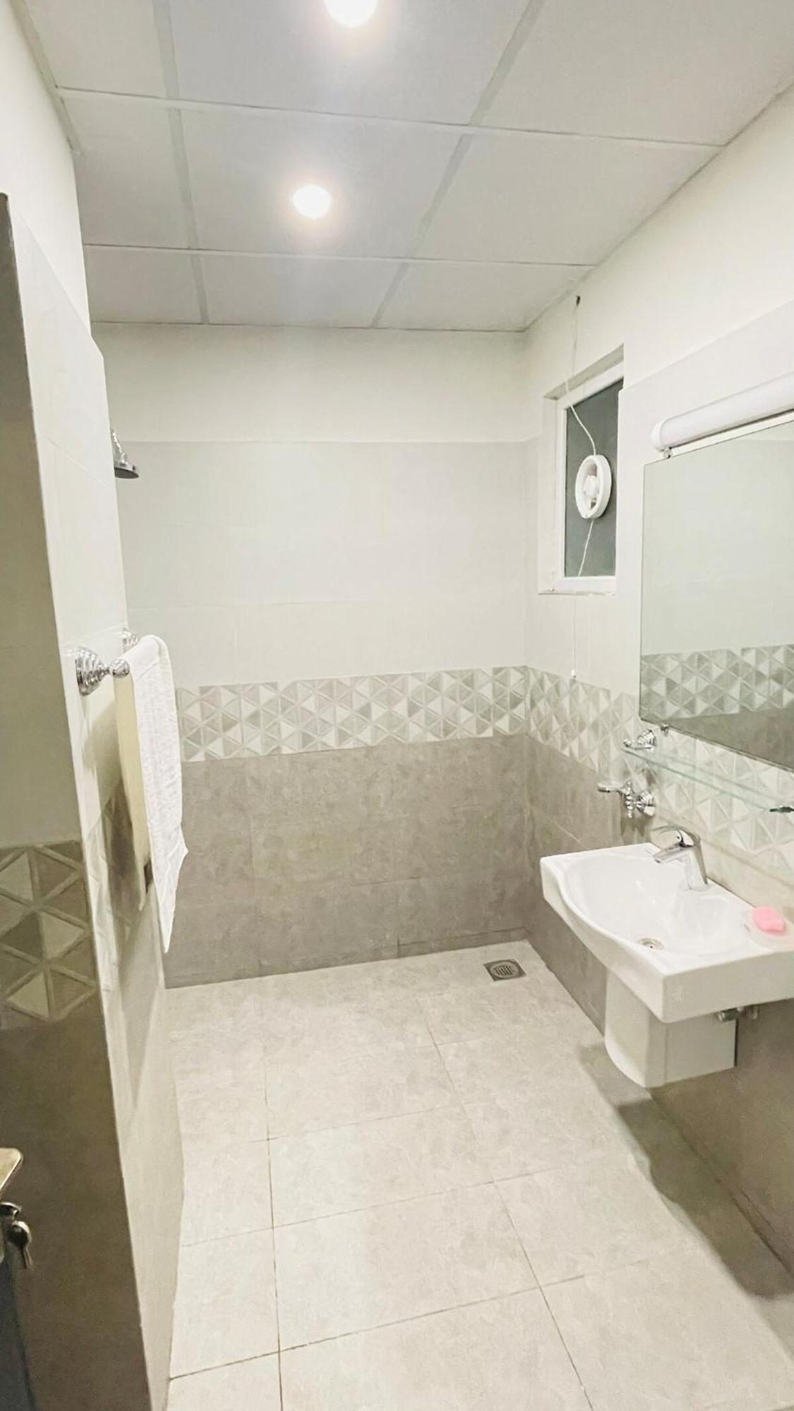 Flat In Central イスラマバード エクステリア 写真